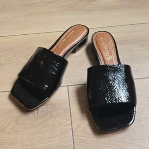 NWOT L'Intervalle Flat Sandals Sz 8